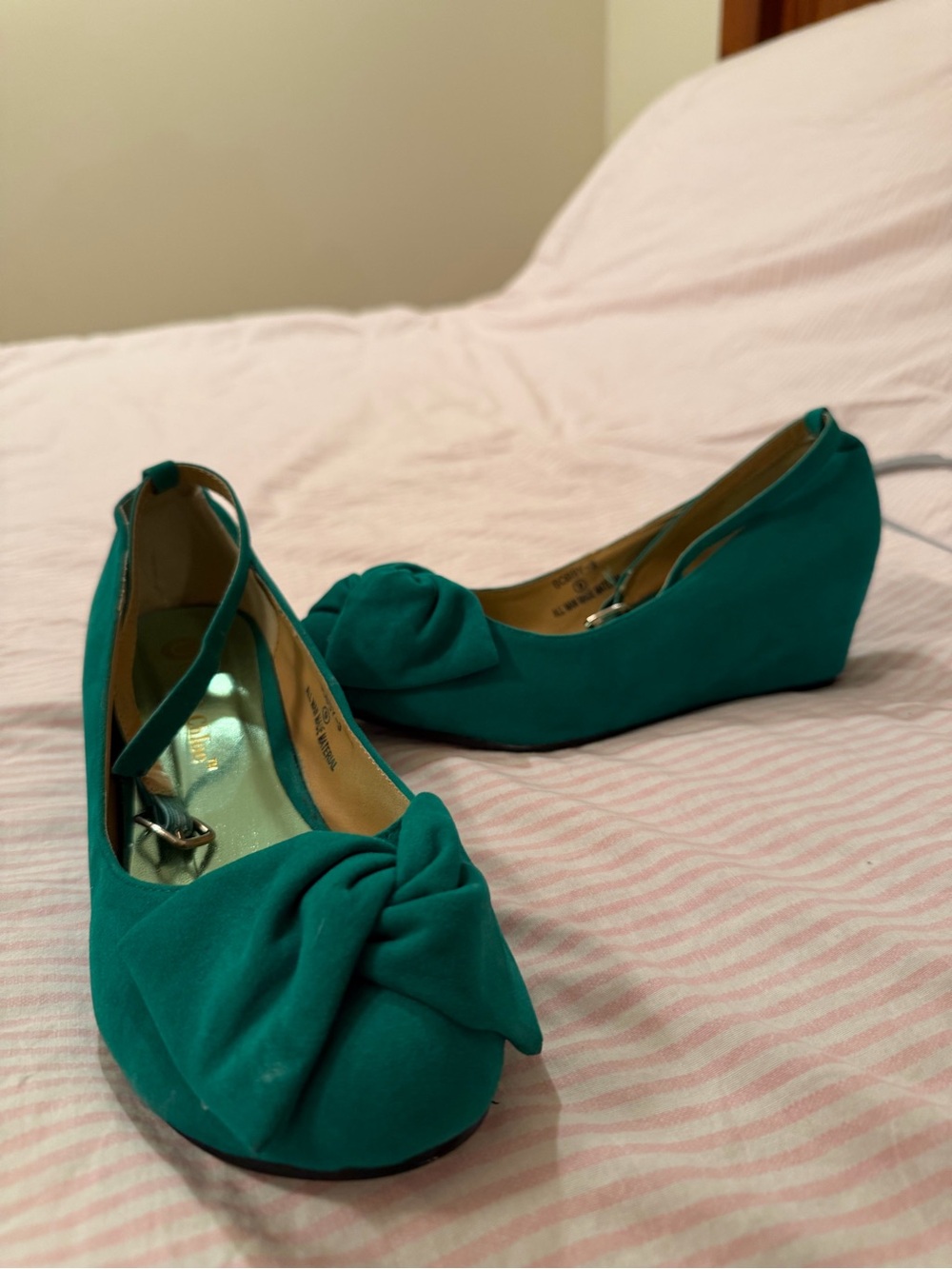 Chase + Chloe Teal Knot Wedge Pumps